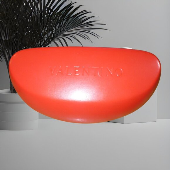 Valentino Garavani Red Designer Sunglass Case | Pristine Condition - Picture 4 of 5